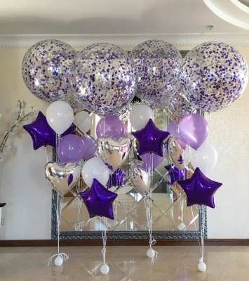 Композиция из сиреневых и фиолетовых воздушных шаров "Четыре Гиганта".