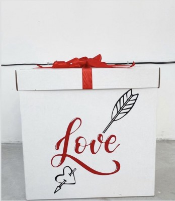 Большая коробка-сюрприз с шарами Love Стрела, 70х70х70 см