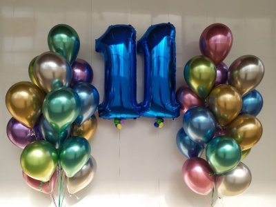 Композиция из шаров хром на день рождения с цифрами 11