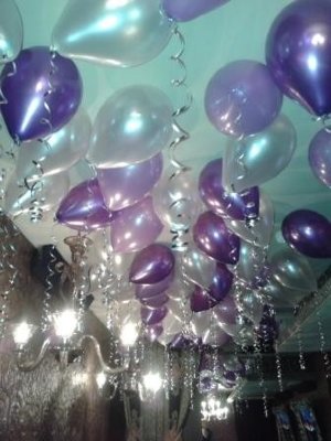 Цветовая гамма Белые, сиреневые, фиолетовые шары под потолок, металлик, 35 см