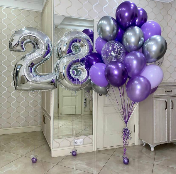 Композиция из воздушных шаров "Фиолетовый с Сиреневым, с серебряными цифрами"