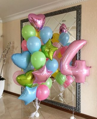 Композиция из воздушных шаров для девочки на 4 года "Тропическая".